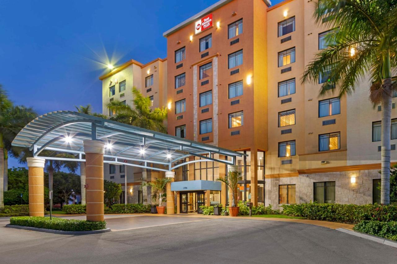 Best Western Plus Miami Executive Airport Hotel And Suites Country Walk Exterior photo