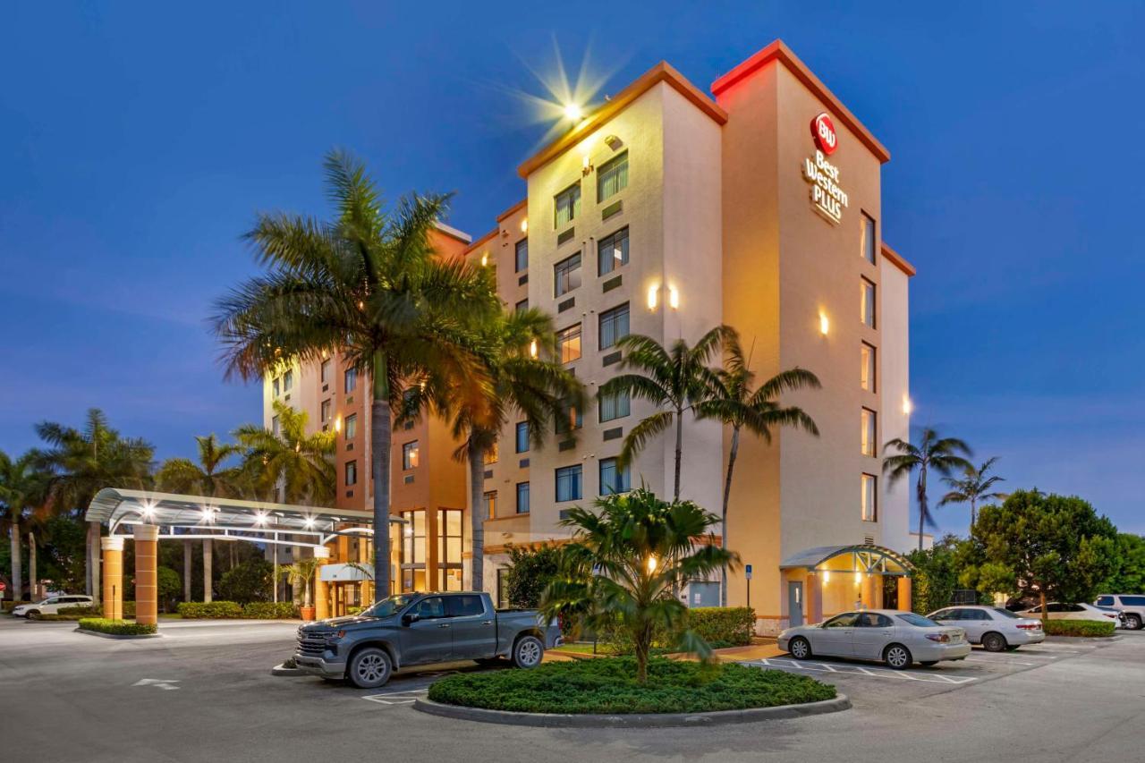 Best Western Plus Miami Executive Airport Hotel And Suites Country Walk Exterior photo
