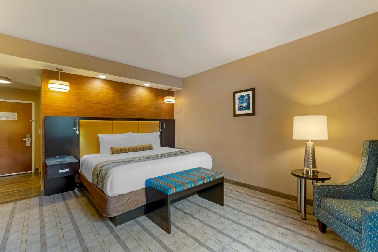 Best Western Plus Miami Executive Airport Hotel And Suites Country Walk Exterior photo