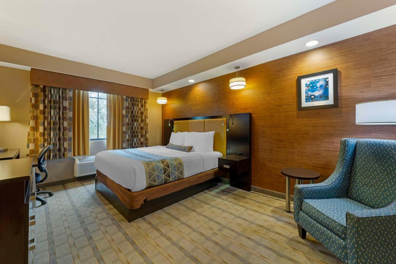 Best Western Plus Miami Executive Airport Hotel And Suites Country Walk Exterior photo