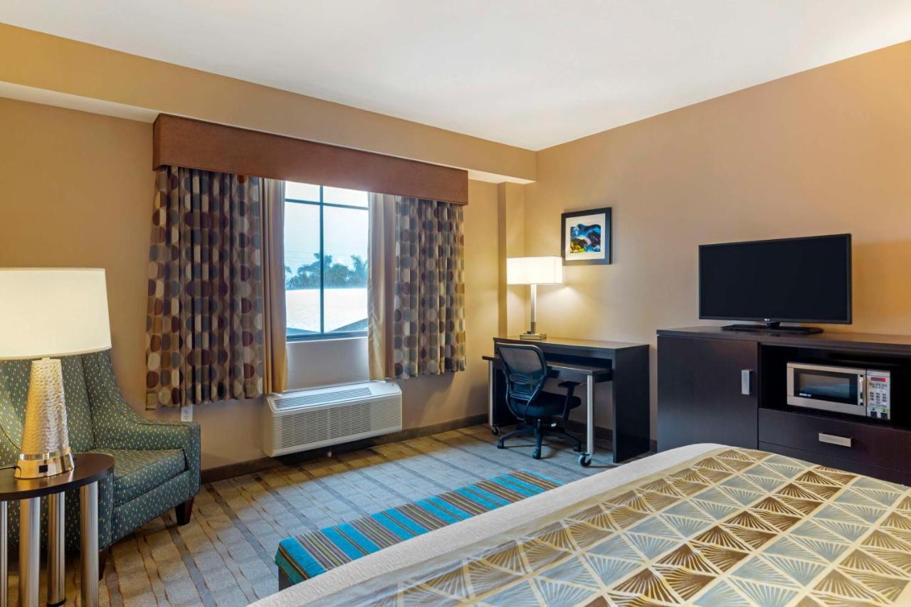 Best Western Plus Miami Executive Airport Hotel And Suites Country Walk Exterior photo
