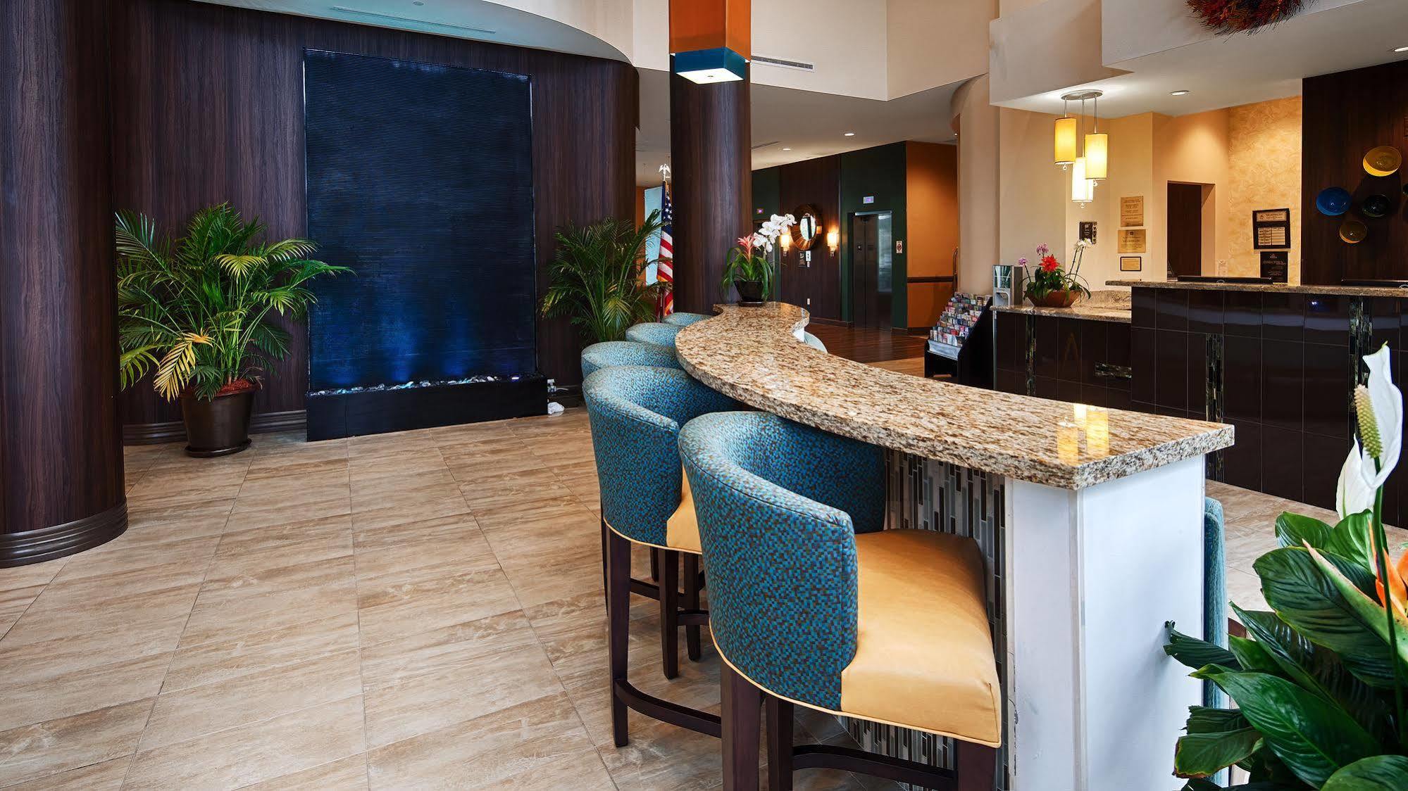Best Western Plus Miami Executive Airport Hotel And Suites Country Walk Exterior photo